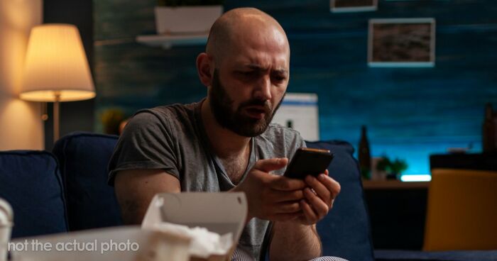 Man Finds Wife’s Photo On Friend’s Phone, Gets To The Bottom Of It And Is Shocked