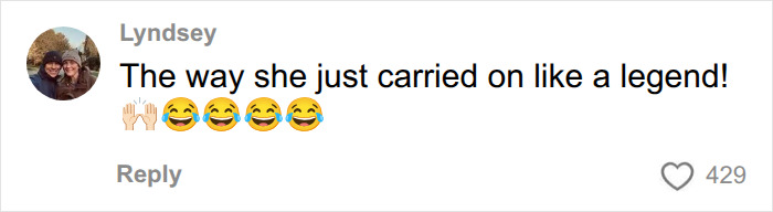 User praising bridesmaid's reaction at wedding reception incident