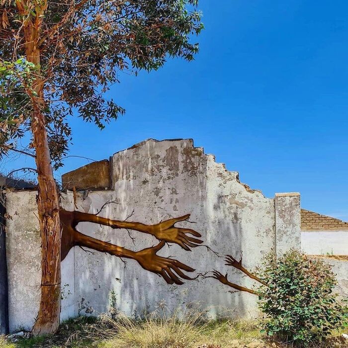 This Page With Nearly 5 Million Followers Shows What Happens When Street Artists Let Nature Finish Their Work (30 Pics)