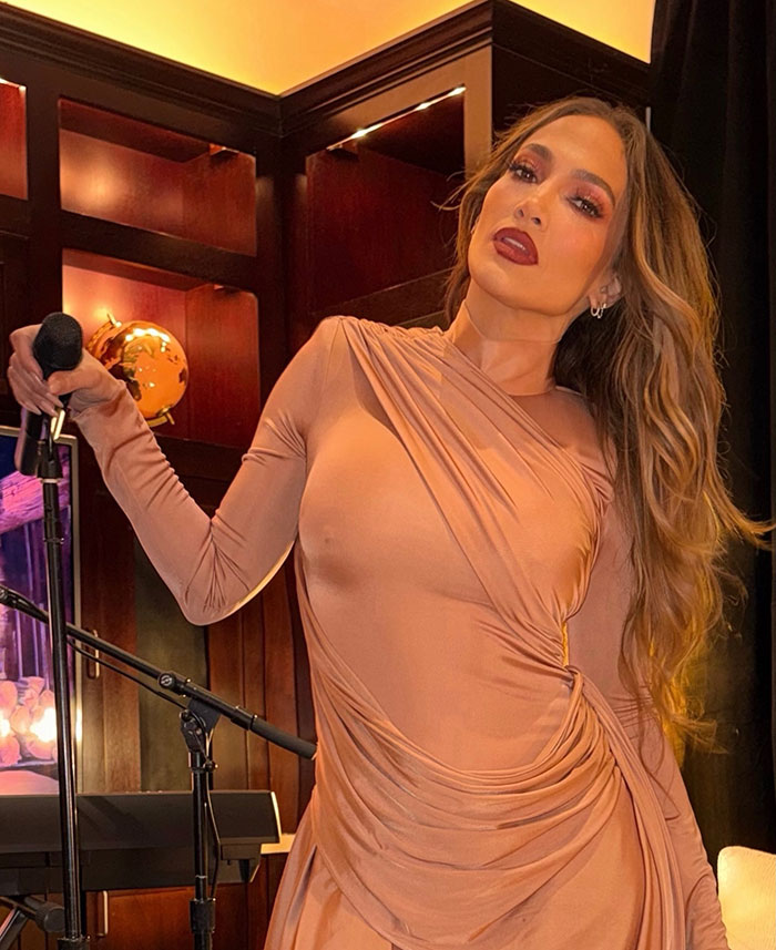 "Um sentimento nojento": Táticas cruéis de vergonha do corpo de Jennifer Lopez expostas por Reality Star