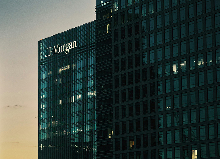 "Eu possuo você": O escândalo de assédio do JP Morgan explode à medida que as palavras perturbadoras do executivo acusado são reveladas