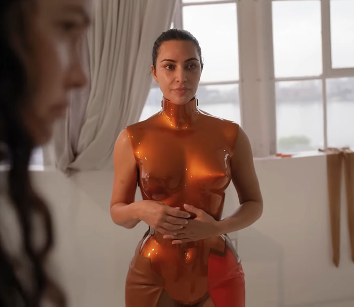 O guarda-roupa do Met Gala 2026 de Kim Kardashian revela roupas ainda mais ousadas do que sua escolha no tapete vermelho