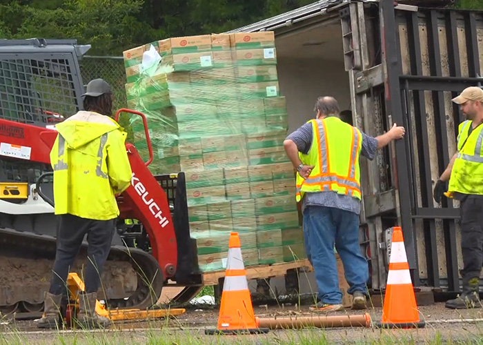 KitKat Issues Hilarious Response As Truck Carrying 11K Pounds Of Chocolate Crashes 2 Months After Famous Heist KitKat Issues Hilarious Response As Truck Carrying 11K Pounds Of Chocolate Crashes 2 Months After Famous Heist