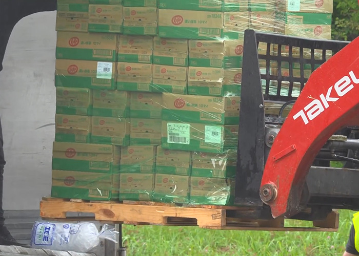 KitKat Issues Hilarious Response As Truck Carrying 11K Pounds Of Chocolate Crashes 2 Months After Famous Heist KitKat Issues Hilarious Response As Truck Carrying 11K Pounds Of Chocolate Crashes 2 Months After Famous Heist
