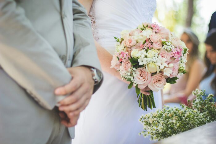 “Camera Guy Was In Tears”: 69 Wild Weddings That Left Guests Speechless And Jaws On The Floor