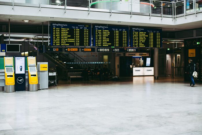 49 Travelers Shared Their Airport Wisdom And It's Gold 
