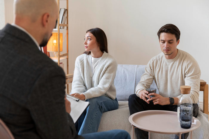 Guy Regrets Marrying Widow With 2 Kids, Realizes They Haven't Moved On From Her Late Hubby Guy Regrets Marrying Widow With 2 Kids, Realizes They Haven't Moved On From Her Late Hubby