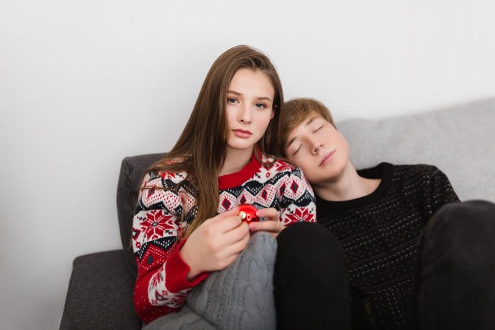 Guy Regrets Marrying Widow With 2 Kids, Realizes They Haven't Moved On From Her Late Hubby Guy Regrets Marrying Widow With 2 Kids, Realizes They Haven't Moved On From Her Late Hubby