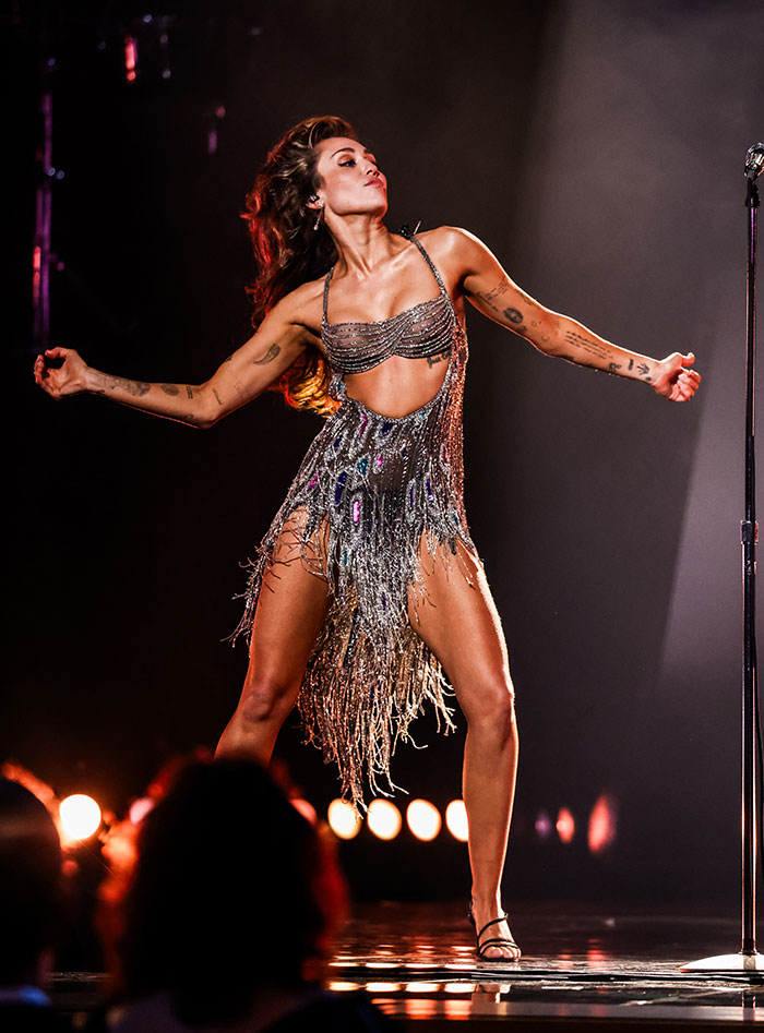 After Demi Moore’s “Toned Arms” Headline Scandal, Netizens Share Stars With Actual Toned Arms After Demi Moore’s “Toned Arms” Headline Scandal, Netizens Share Stars With Actual Toned Arms