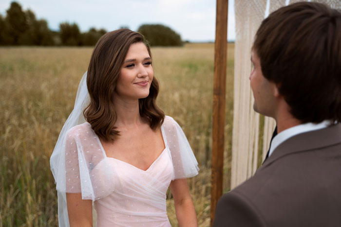 Woman Cries At Sister's Wedding Out Of Jealousy, Mom Tells Bride To Be "Less Happy" During Event Woman Cries At Sister's Wedding Out Of Jealousy, Mom Tells Bride To Be "Less Happy" During Event
