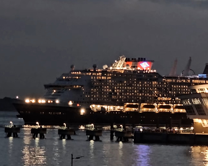 "Watch Your Kids": Chaos At Disney Cruise After All Passengers Get Kicked Off Ship, Leaving Families Stranded