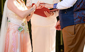 Wedding Officiant’s Choice Of Attire Enrages Guests And Leaves Couple Baffled