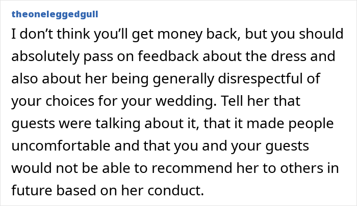 Wedding Officiant’s Choice Of Attire Enrages Guests And Leaves Couple Baffled Wedding Officiant’s Choice Of Attire Enrages Guests And Leaves Couple Baffled