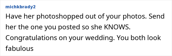 Wedding Officiant’s Choice Of Attire Enrages Guests And Leaves Couple Baffled Wedding Officiant’s Choice Of Attire Enrages Guests And Leaves Couple Baffled