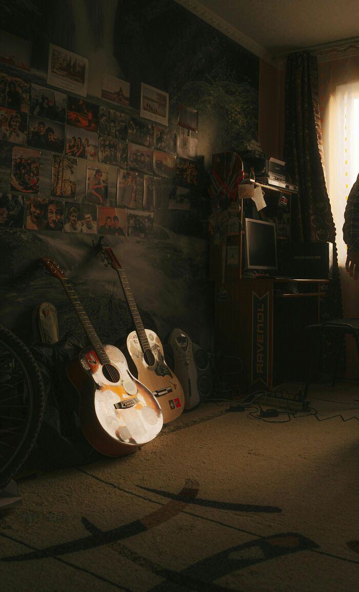 49 Unexplainable And Eerie Things People Spotted In Their Photos Long After Taking Them