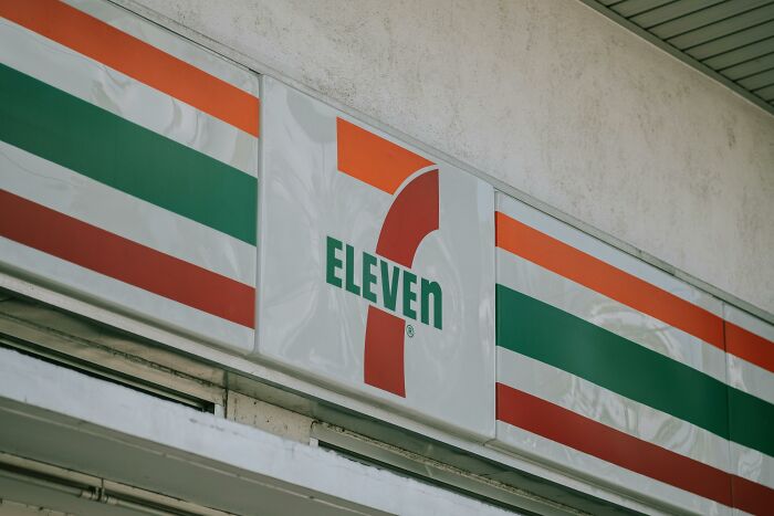 7 Eleven store sign representing convenience and frugal shopping