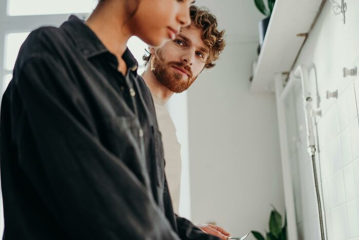 "Hidden Folder Had Pics Of Him & This Lady": 61 Wild Ways People Found Out Their Partner Was Cheating