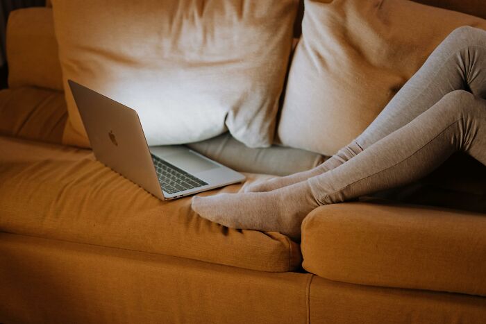 "Hidden Folder Had Pics Of Him & This Lady": 61 Wild Ways People Found Out Their Partner Was Cheating