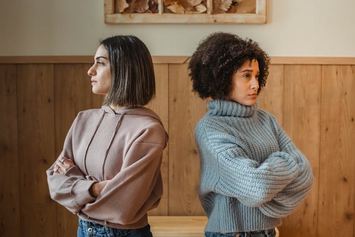 Woman Actually Believes She's Moving In With Sister Who Can't Stand Her: "We Don&rsquo;t Speak At All. I Hate Her"