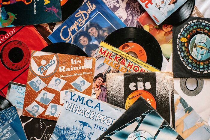 &ldquo;Do You Know The Verses Or Just The Chorus?&rdquo;: Match 25 Opening Lyrics To &rsquo;80s & &rsquo;90s Songs