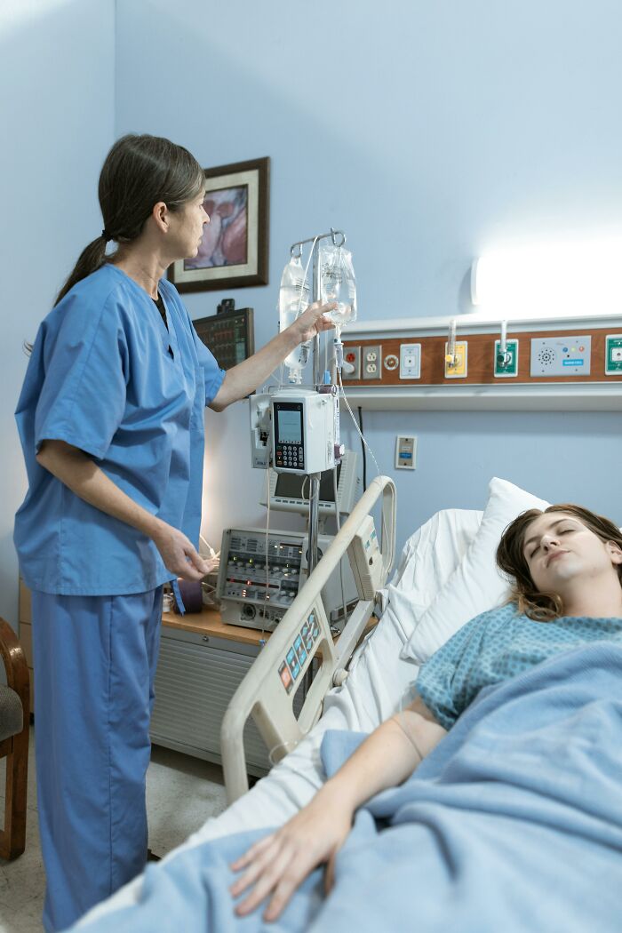 59 Hilarious And Unhinged Notes From Charts That Patients Were Never Supposed To Know