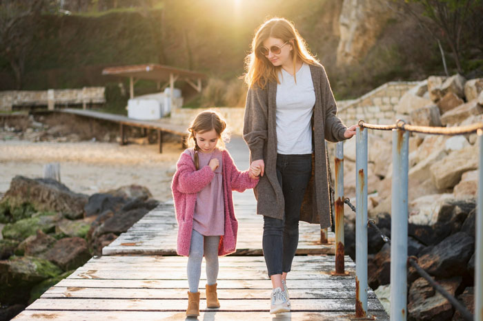 Stepmom Treats Stepdaughter’s Labor Like A Premiere, Mad As She’s Shut Down Before Opening Night Stepmom Treats Stepdaughter’s Labor Like A Premiere, Mad As She’s Shut Down Before Opening Night