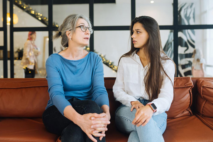 Stepmom Treats Stepdaughter’s Labor Like A Premiere, Mad As She’s Shut Down Before Opening Night Stepmom Treats Stepdaughter’s Labor Like A Premiere, Mad As She’s Shut Down Before Opening Night