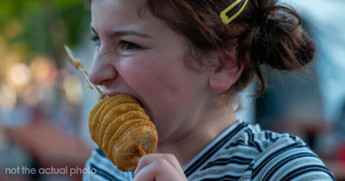 Woman Secretly Buys Niece Food After Brother’s Sexist And Fatphobic Comment, He Loses It