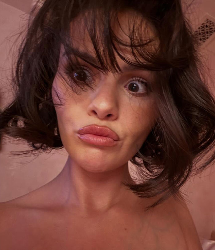 Nova foto de Selena Gomez revela cirurgia plástica surpreendente, afirmam fãs