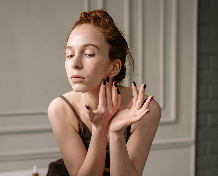 “Most Blondes Aren’t Real Blondes”: 55 Myths Women Believed Until They Grew Up