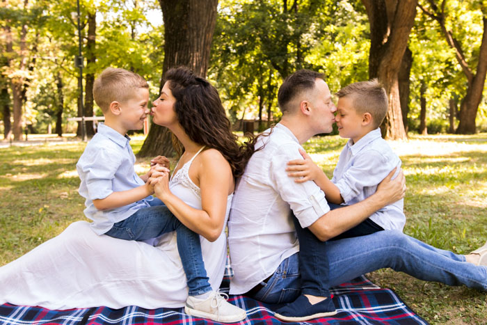 18YO Ditches Toxic Fam As They Torment Him For Years, Enjoys Life After Sparking An Uproar In Theirs 18YO Ditches Toxic Fam As They Torment Him For Years, Enjoys Life After Sparking An Uproar In Theirs