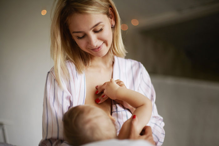 Woman Breastfeeds 8YO At Stepson's House, Gets Mad As They Are Utterly Disgusted With Her Woman Breastfeeds 8YO At Stepson's House, Gets Mad As They Are Utterly Disgusted With Her