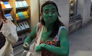 Green Woman Teaches Everyone A Lesson After Being Asked What Happened