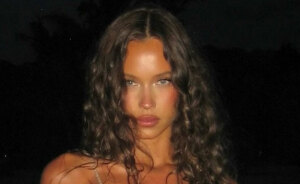Australian Bikini Model Flooded With Online Mockery After Viewers Spot Blatant Photoshop Fail