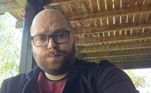 Norwegian Man Who Speaks English With Indian Accent Has Become The Internet's Favorite Mystery