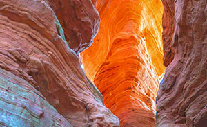 61 Stunning Views That Feel Like They Belong In Completely Different Parts Of The World