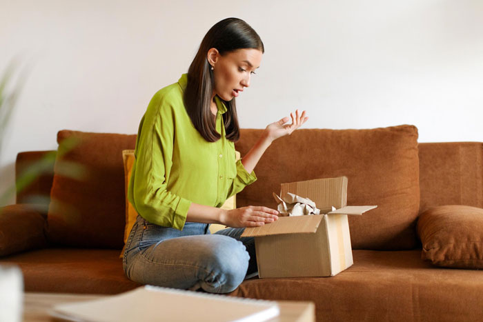 Woman Thinks Wealthy BF Humiliated Her With Cheap Bracelet, Learns Failed Surprise Was Behind It