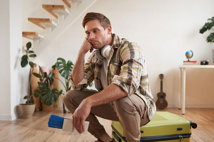 Bitter Ex Refuses To Let Kids Travel With Dad, Goes Ballistic When He Goes On Vacation Without Them Bitter Ex Refuses To Let Kids Travel With Dad, Goes Ballistic When He Goes On Vacation Without Them