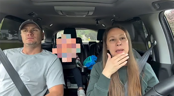 Casal com filho no carro enquanto esposa deixa marido na casa da patroa