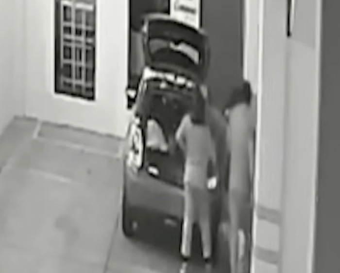 Woman’s Beauty Procedure Turns Into Nightmare When Husband Finds Clinic Empty And Wife Missing Woman’s Beauty Procedure Turns Into Nightmare When Husband Finds Clinic Empty And Wife Missing