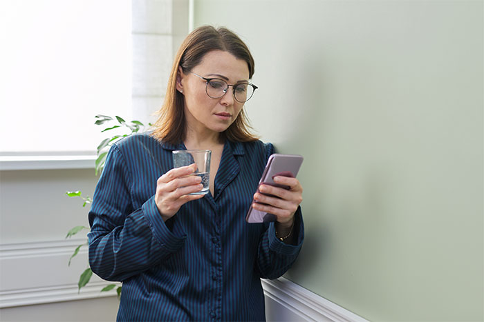 Mom Thinks Friend’s Kids Are Her Husband’s, Starts Taking Action And Learns More Than Expected Mom Thinks Friend’s Kids Are Her Husband’s, Starts Taking Action And Learns More Than Expected