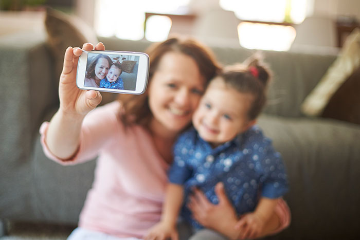 Mom Disgusted With Daughter For Taking Kid To Ex's Bigoted Fam, Rats Her Out To Ex ASAP