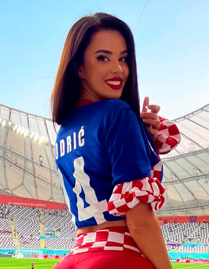 World Cup Fan Goes Viral After Capturing Formula 1 Cameraman's Attention