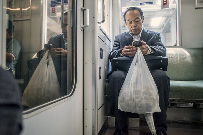 I Spent 10 Days In Japan Capturing Cinematic Street Moments (30 New Photos)