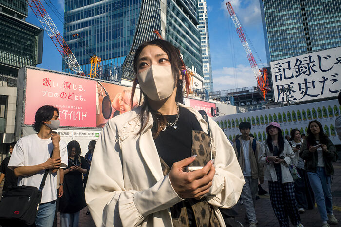 I Spent 10 Days In Japan Capturing Cinematic Street Moments (30 New Photos)