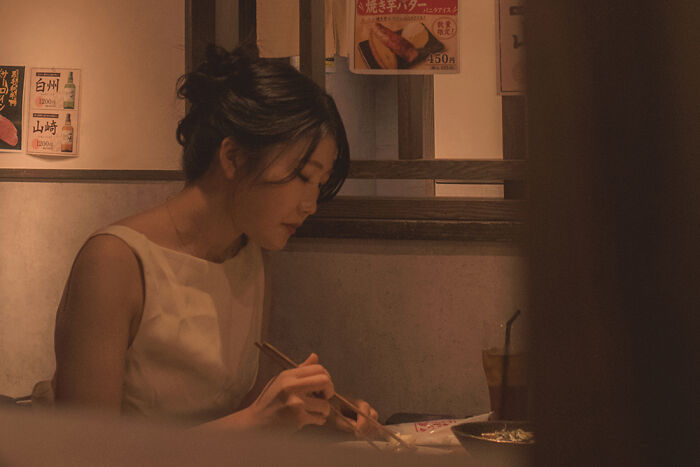 I Spent 10 Days In Japan Capturing Cinematic Street Moments (30 New Photos)