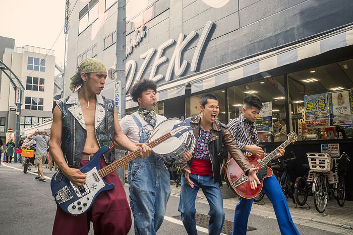I Spent 10 Days In Japan Capturing Cinematic Street Moments (30 New Photos)