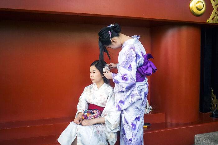 I Spent 10 Days In Japan Capturing Cinematic Street Moments (30 New Photos)