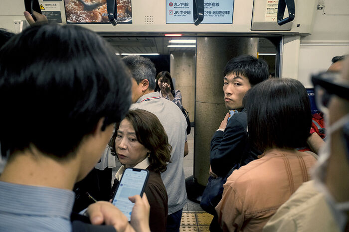 I Spent 10 Days In Japan Capturing Cinematic Street Moments (30 New Photos)