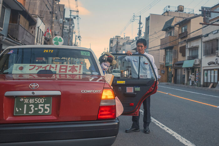 I Spent 10 Days In Japan Capturing Cinematic Street Moments (30 New Photos)